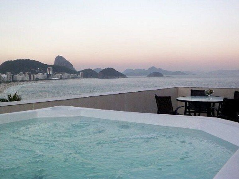 Cobertura com hidromassagem no Rio