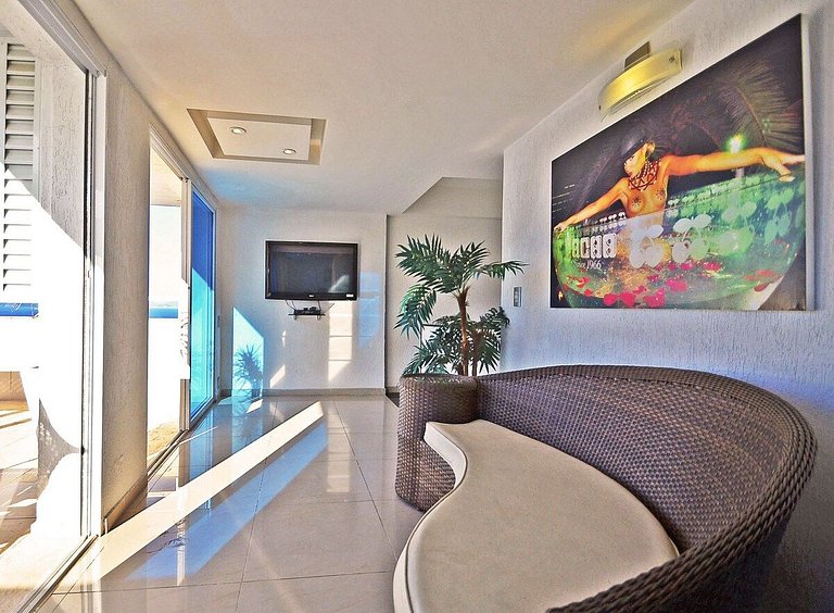 Penthouse with pool in Rio